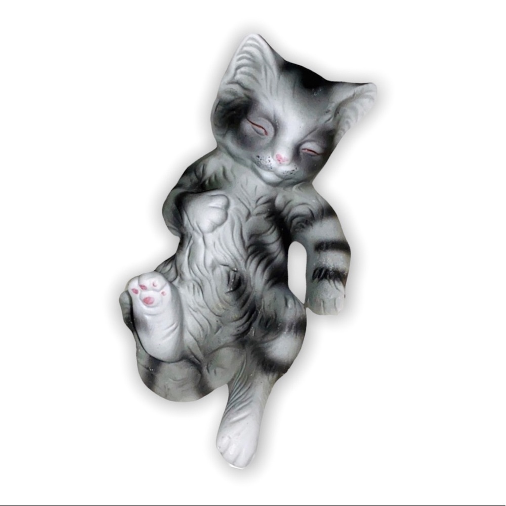 Vintage sleeping kitty cat nap figurine